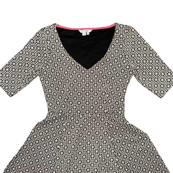 Boden Jacquarf Dress Size 6 Petite Black and White Patterned V-Neck 3/4 sleevel - Picture 10 of 10